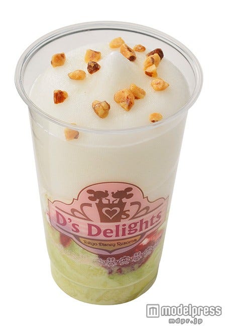 フローズンデザートドリンク(ピスタチオゼリー&塩レモンスムージー)¥500/(C)Disney