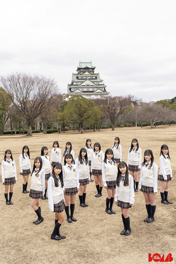 画像2/10) NMB48・9期生、17人集結 大阪城で雑誌媒体初撮り下ろし 