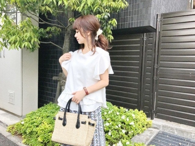 まとめ髪で乗り切ろう ロングヘア くせ毛の梅雨どき簡単ヘア対策 モデルプレス まとめ髪で乗り切ろう ロングヘア くせ毛の梅雨どき簡単ヘア対策 モデルプレス
