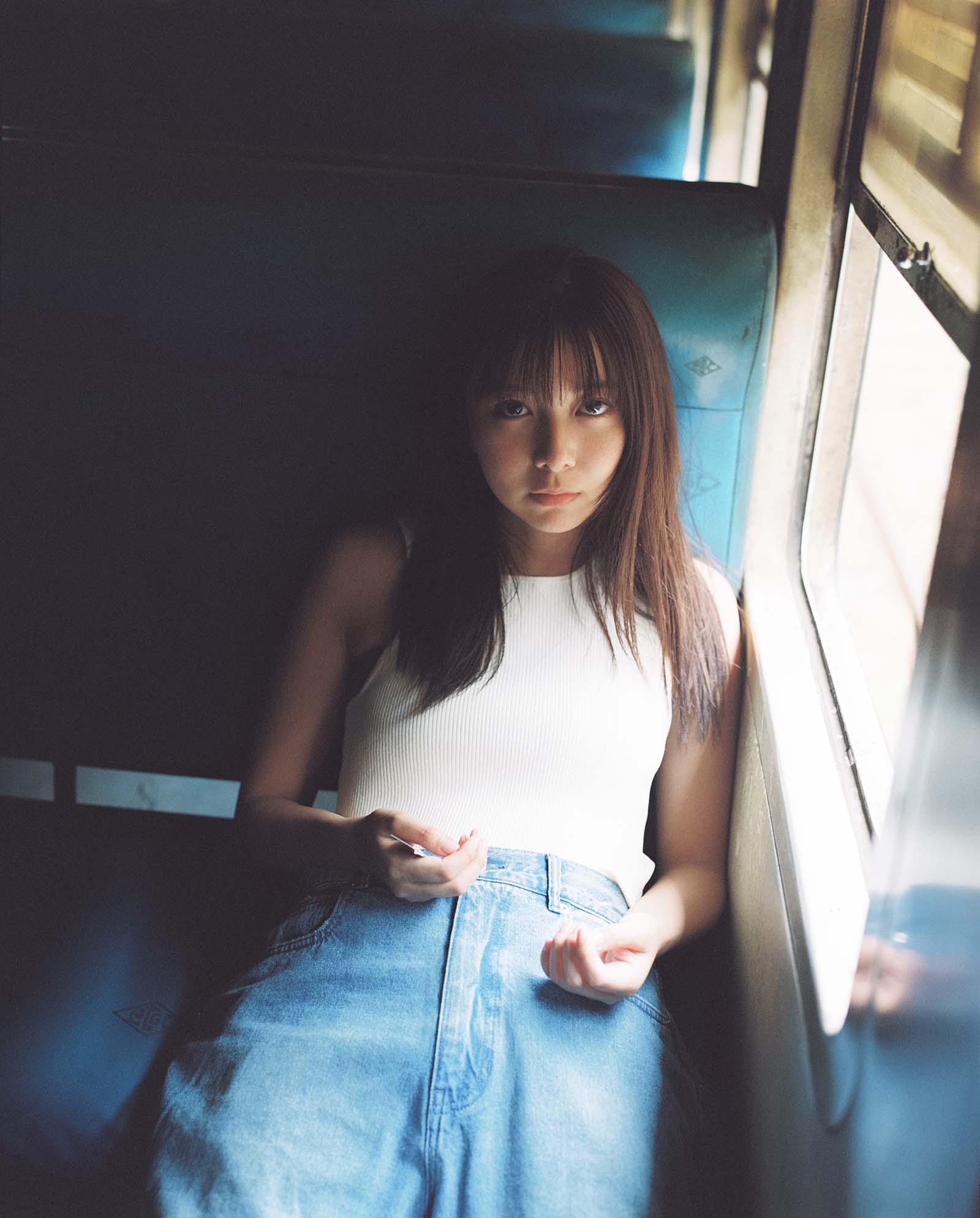 上白石萌歌、25歳記念写真集決定 スリランカロケで感性開放「おまもりのような1冊に」【charm charm】