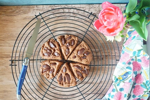 全粒粉入りビターチョコレートスコーン