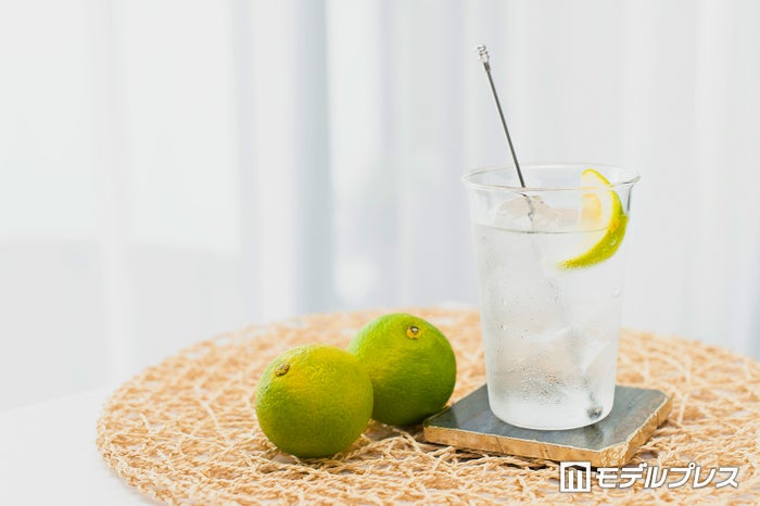 「iichiko NEO」＋ソーダで自分好みの“NEOハイ”を（C）ビューティーガール