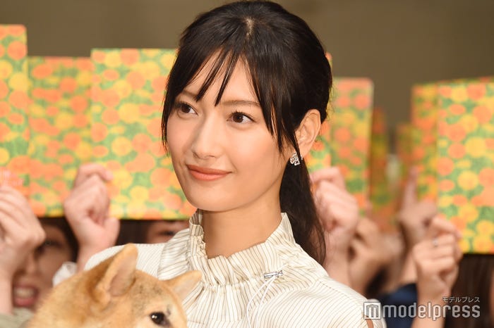 沙羅を演じる柔らかいメイクが印象的な菜々緒(C)モデルプレス