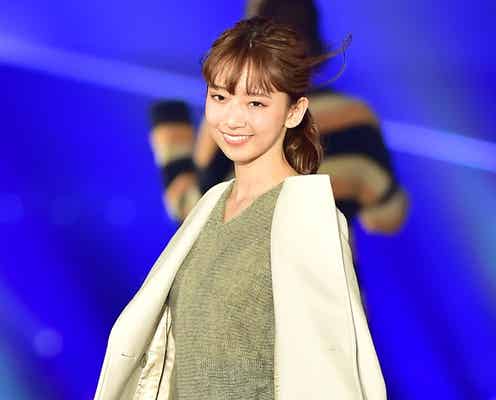 乃木坂46橋本奈々未、大人な表情&優しげな笑顔に観客うっとり<TGC北九州2016>