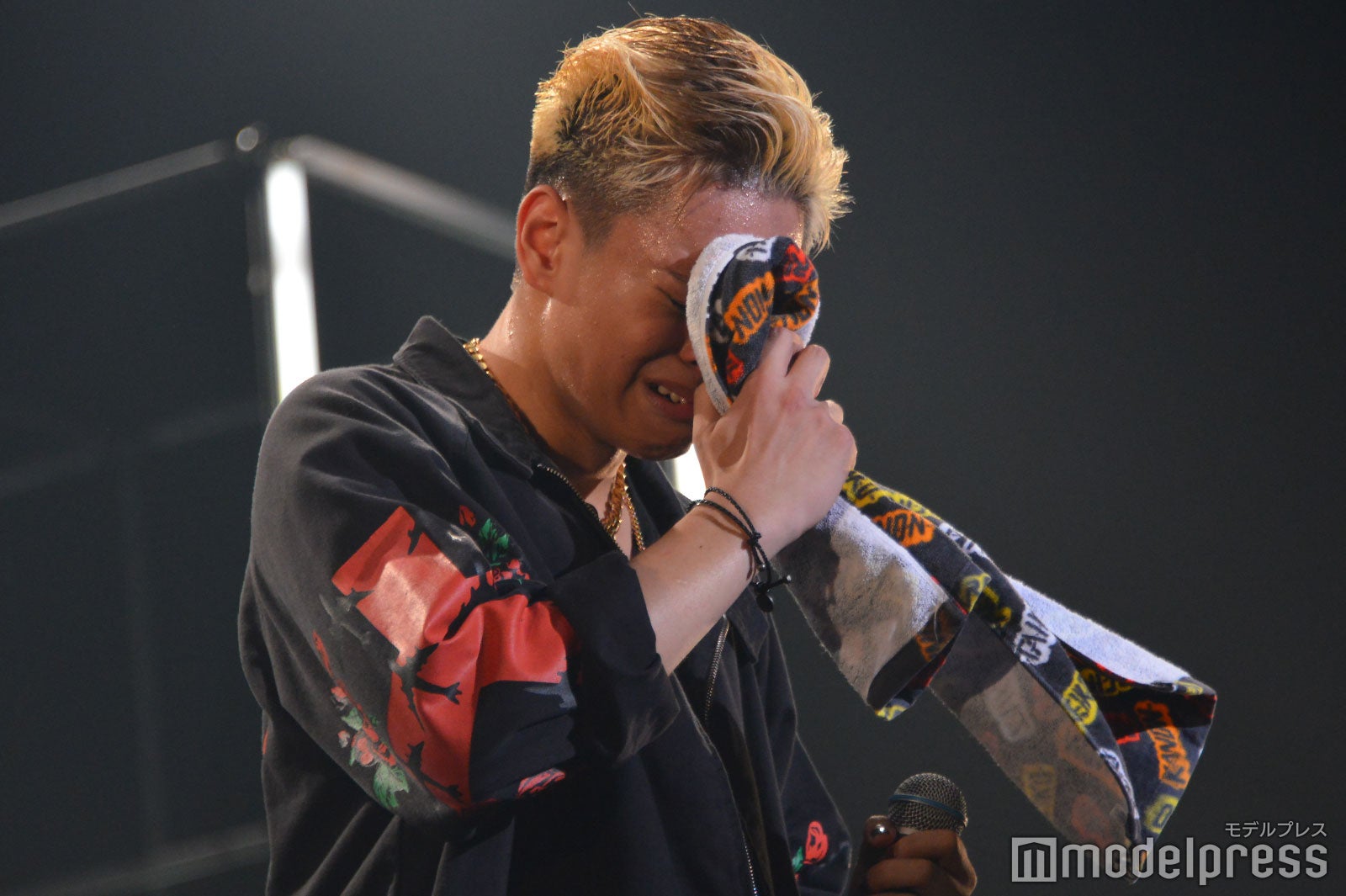 思わず涙あふれるREIKO（C）モデルプレス