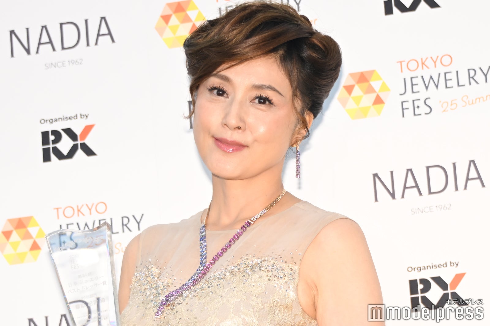 藤原紀香、恩人「ケイダッシュ」川村龍夫会長の急死に言葉詰まらせる「信じられない」【第36回 日本ジュエリーベストドレッサー賞】