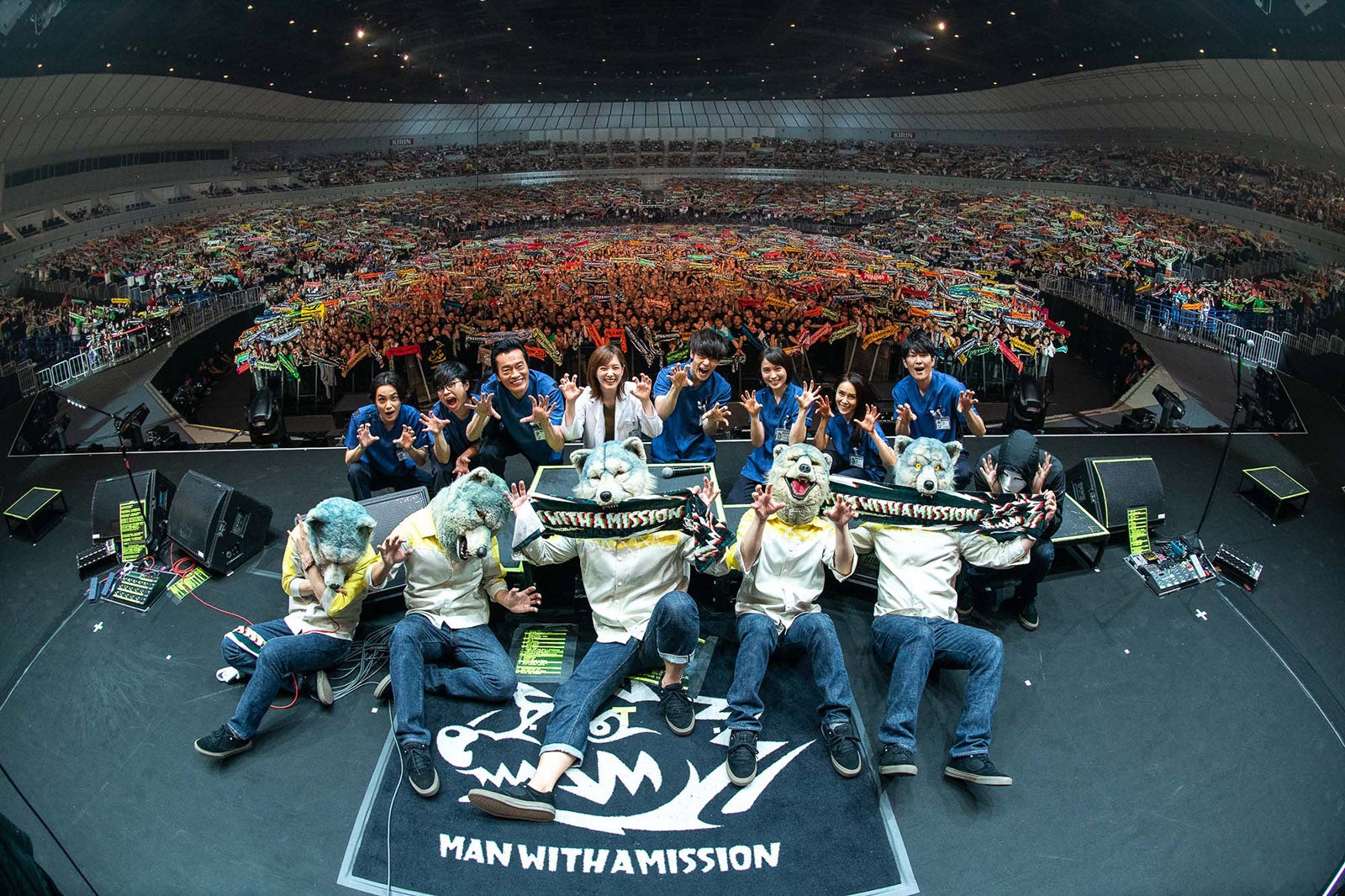 窪田正孝・本田翼・広瀬アリスら、MAN WITH A MISSIONライブにサプライズ登場＜ラジエーションハウス～放射線科の診断レポート～＞