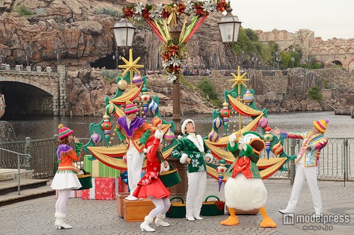 「パーフェクト・クリスマス」クリスマスツリーを飾り付け/ドナルド