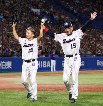 ヤクルト・石川 ラス投有終K「スワローズのユニホームを着て現役を引退することができて本当に幸せ」