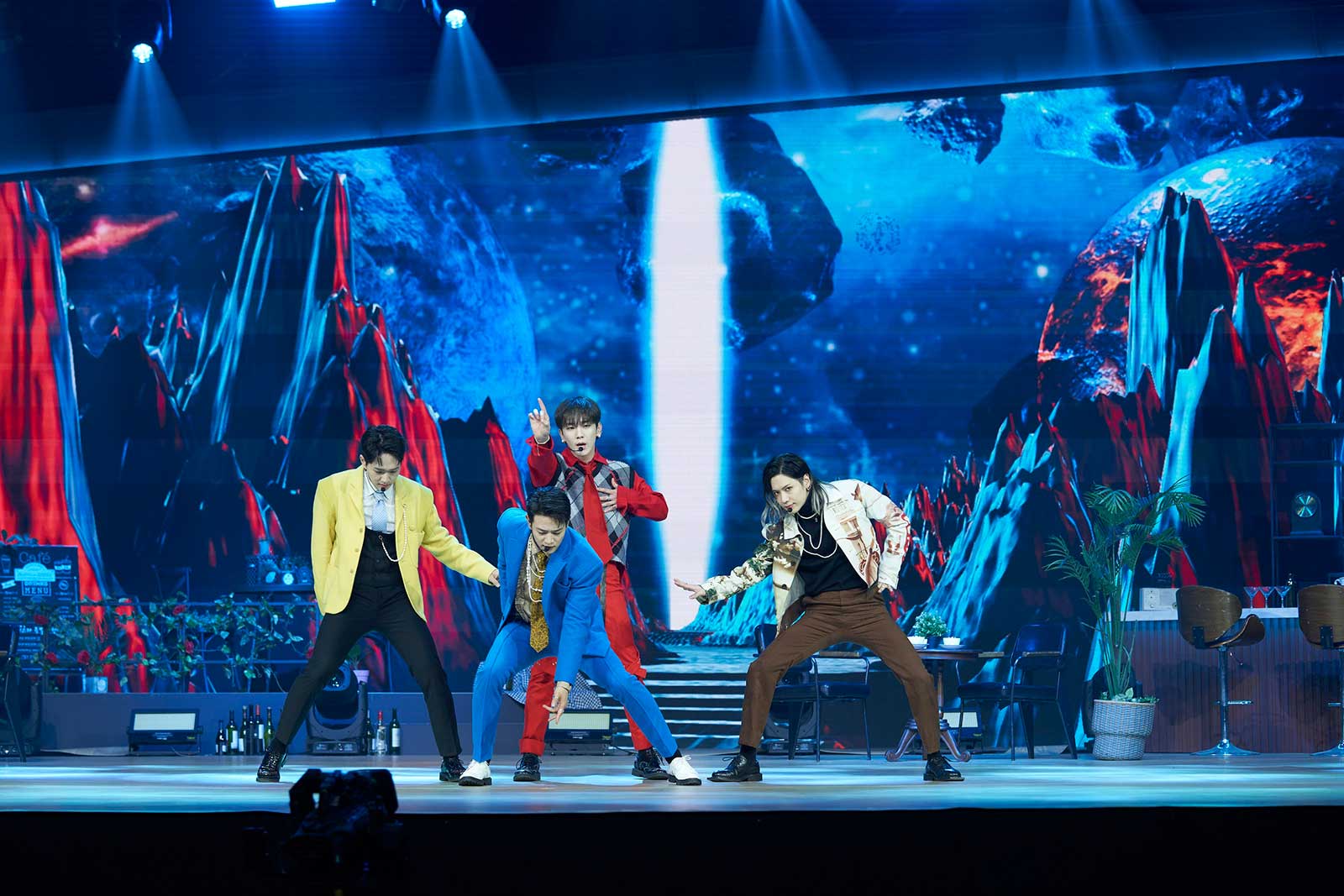 （左から）オンユ、ミンホ、キー、テミン （提供写真）