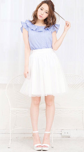 ノースリーブフリルショルダーブラウストップス「神戸レタス」1990円（税込）