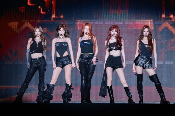 LE SSERAFIM(C)SOURCE MUSIC(P)&(C)SOURCE MUSIC