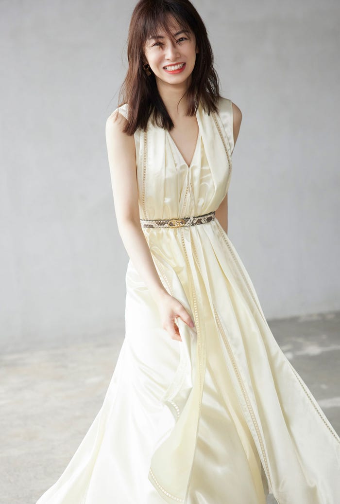 「北川景子オフィシャルカレンダー2022」ポスターカレンダー楽天ブックス特典 (C)SDP