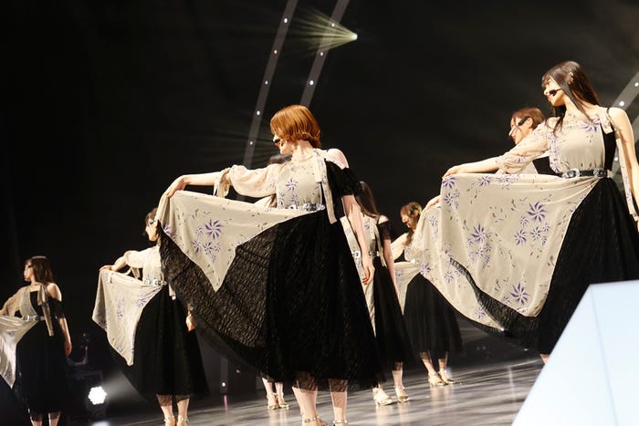 乃木坂46(C)乃木坂46LLC