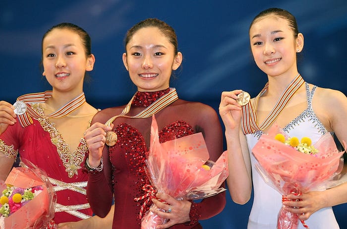 2007年世界フィギュアスケート選手権(左から)浅田真央、安藤美姫、キム・ヨナ(写真:GettyImages)