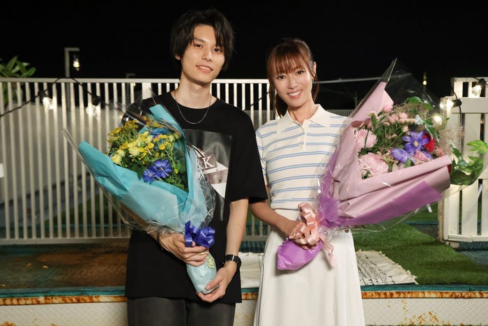 萩原利久、深田恭子「初恋DOGs」(C)TBS