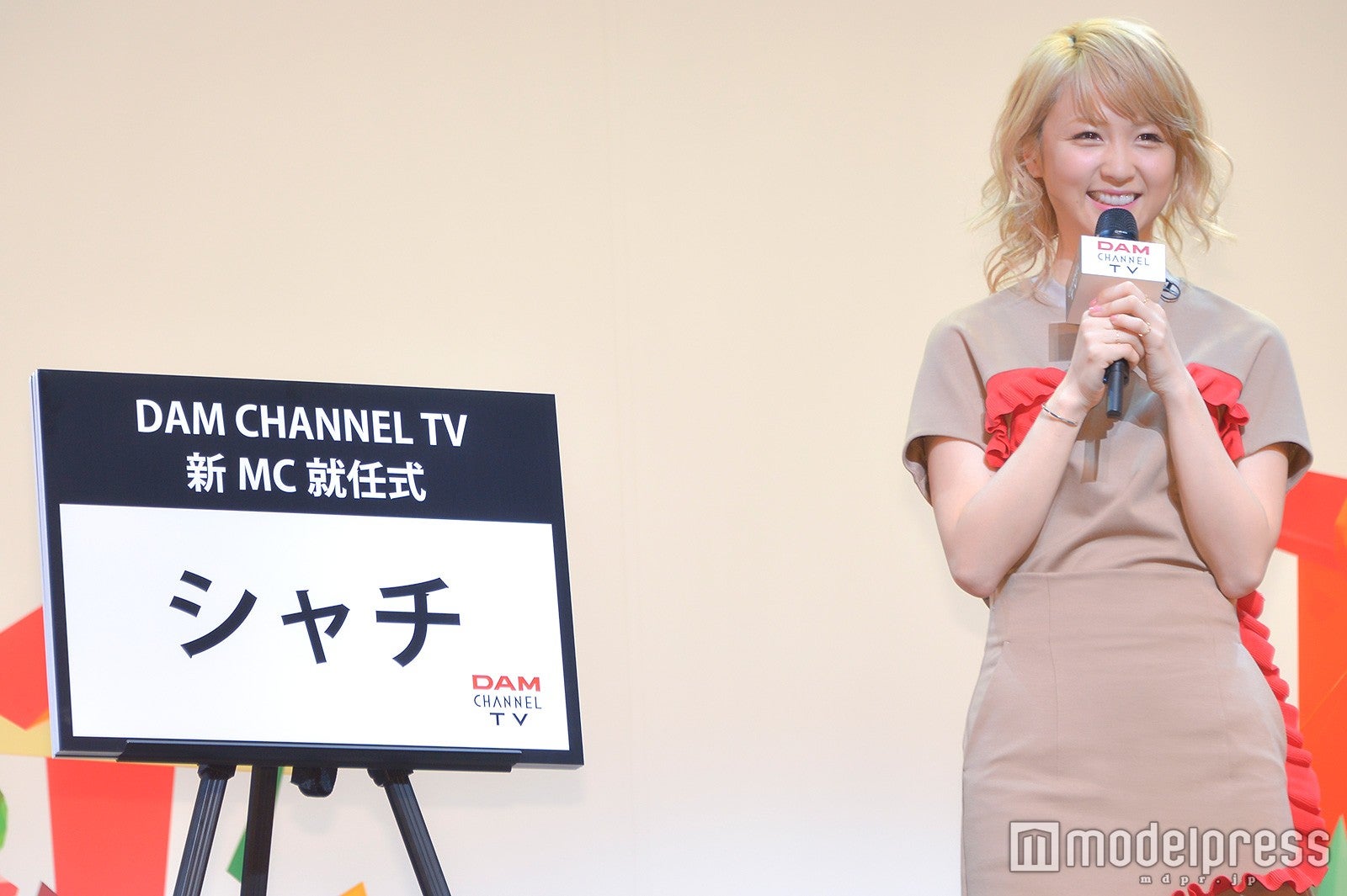 MCトレーニングにも挑戦（C）モデルプレス