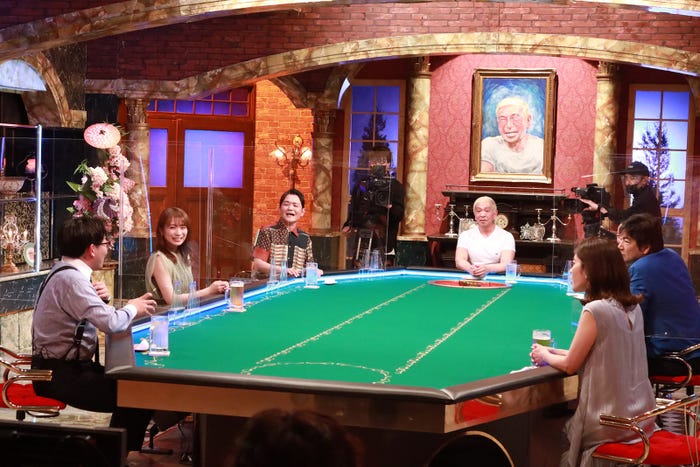 (左手前から時計回りに)伊藤俊介、秋元真夏、ノブ、松本人志、大悟、野口五郎、神田愛花(C)フジテレビ