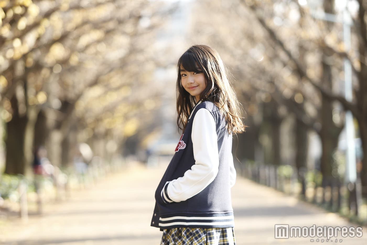 安村真奈(画像提供:avex)