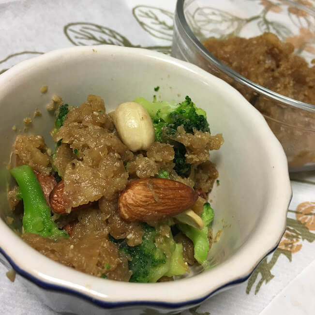 ブロッコリー、ナッツとあえても♪