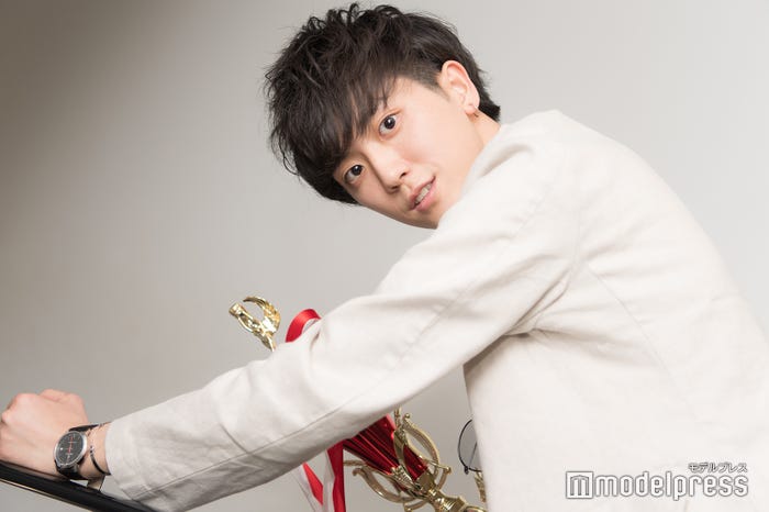 草地稜之さん(C)モデルプレス
