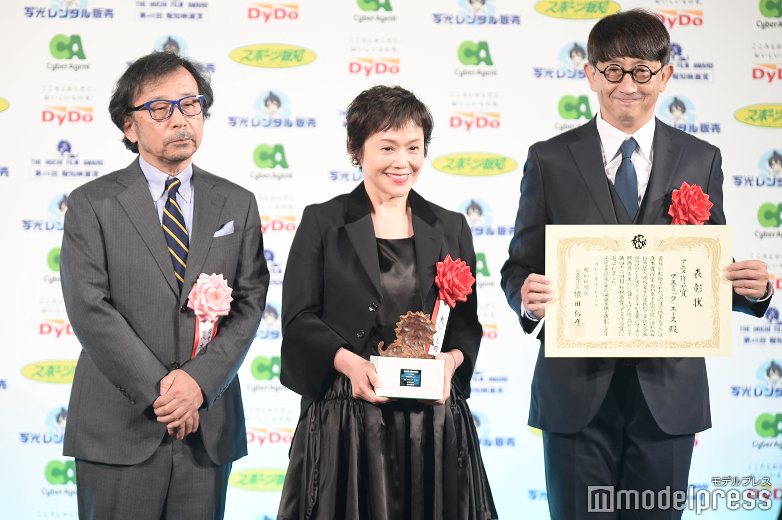 荒木久文氏、大竹しのぶ、渡辺歩監督（C）モデルプレス