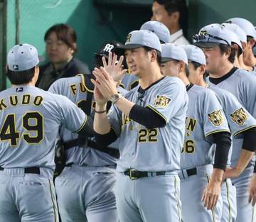 阪神・藤川監督 終盤のミスに「課題はありますね」 九回中野の好守称賛 球団タイ東京ドーム9勝、13日にも巨人戦シーズン勝ち越し