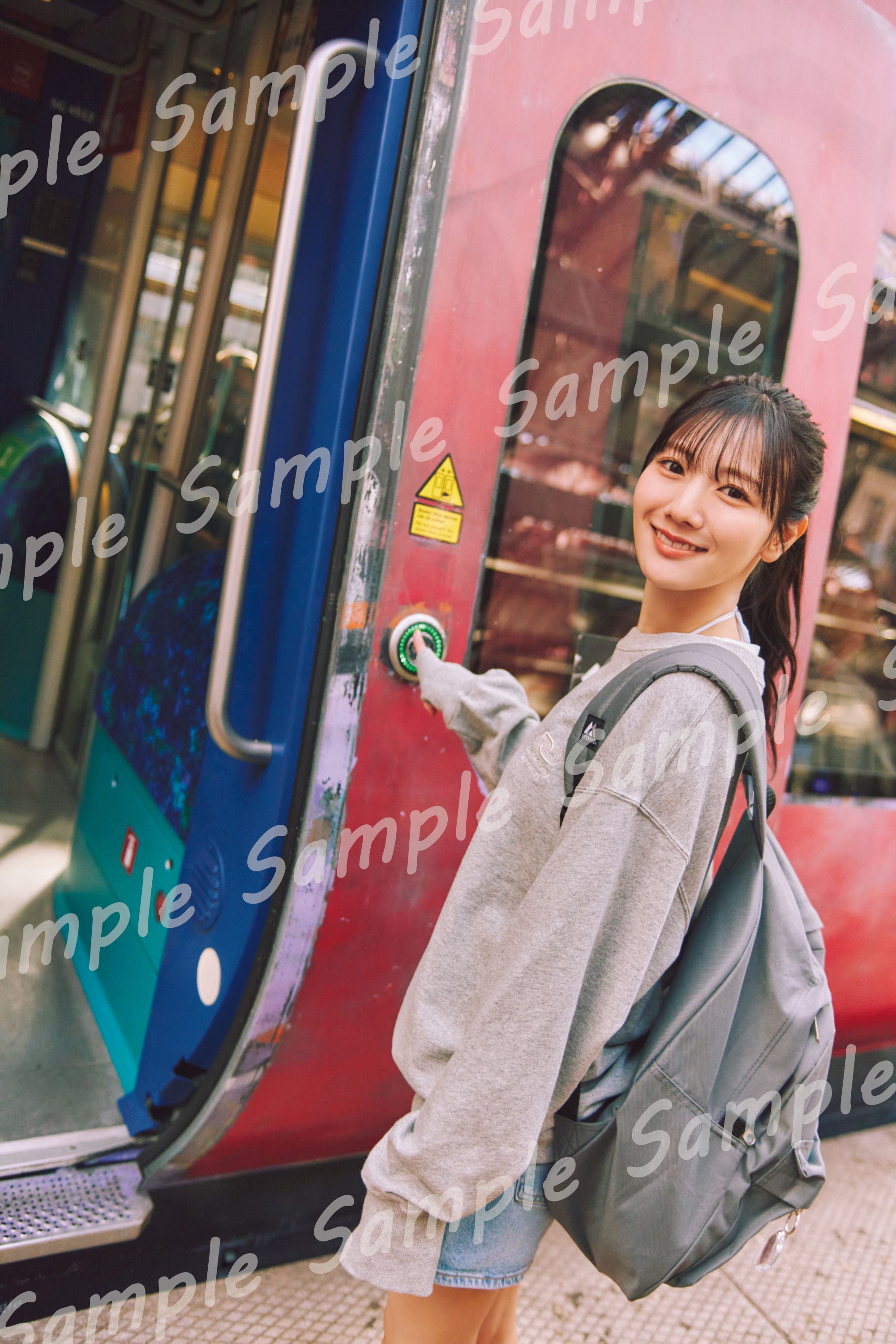 河田陽菜2nd写真集「テイクオフ」ヨドバシ京都店、ヨドバシ・ドット・コムポストカード 撮影／SAKAI DE JUN