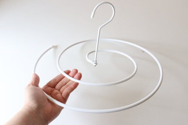 ダイソー　スパイラルハンガー　サイズ感