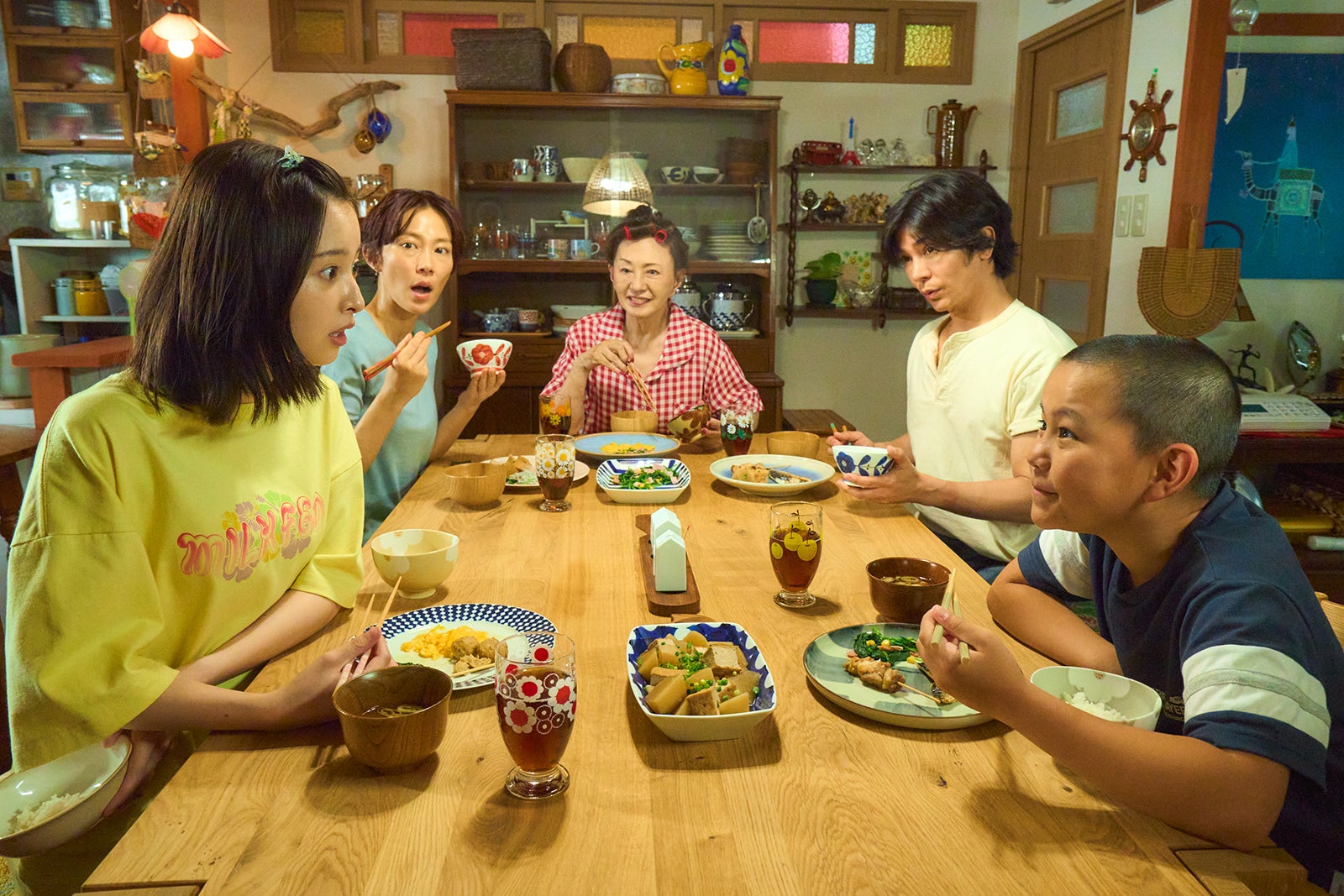飯沼愛、木村佳乃、加賀まりこ、武田真治、番家天嵩「南くんが恋人！？ 」第2話より（C）テレビ朝日