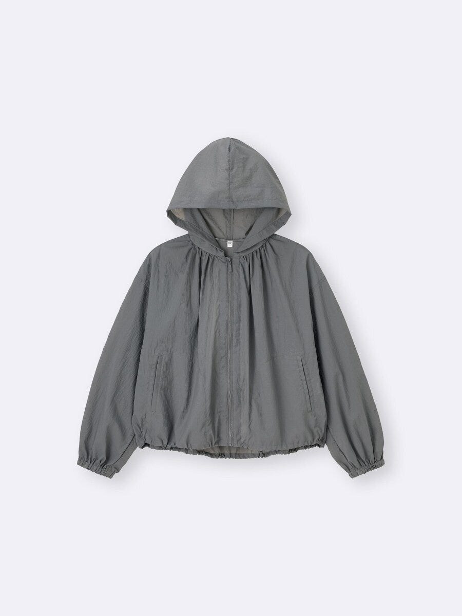 グレーのUVカットシアーパーカ グレーのUVカットシアーパーカ