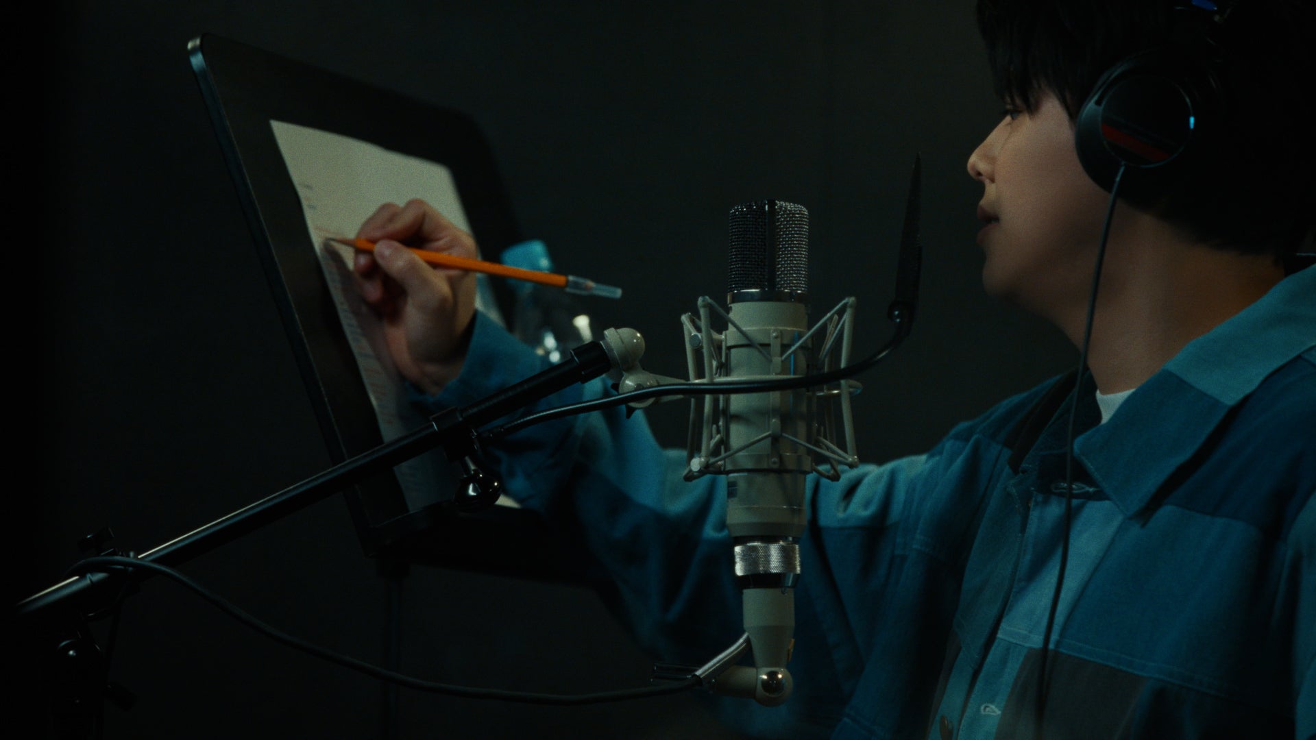 新WEBムービー「サン生と楽曲作ったよ」篇より（提供写真）