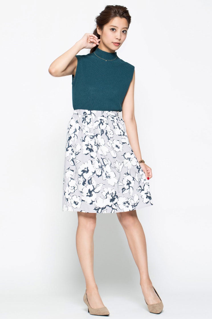 ハイネックノースリーブニット「riana」 5,320円（税込）