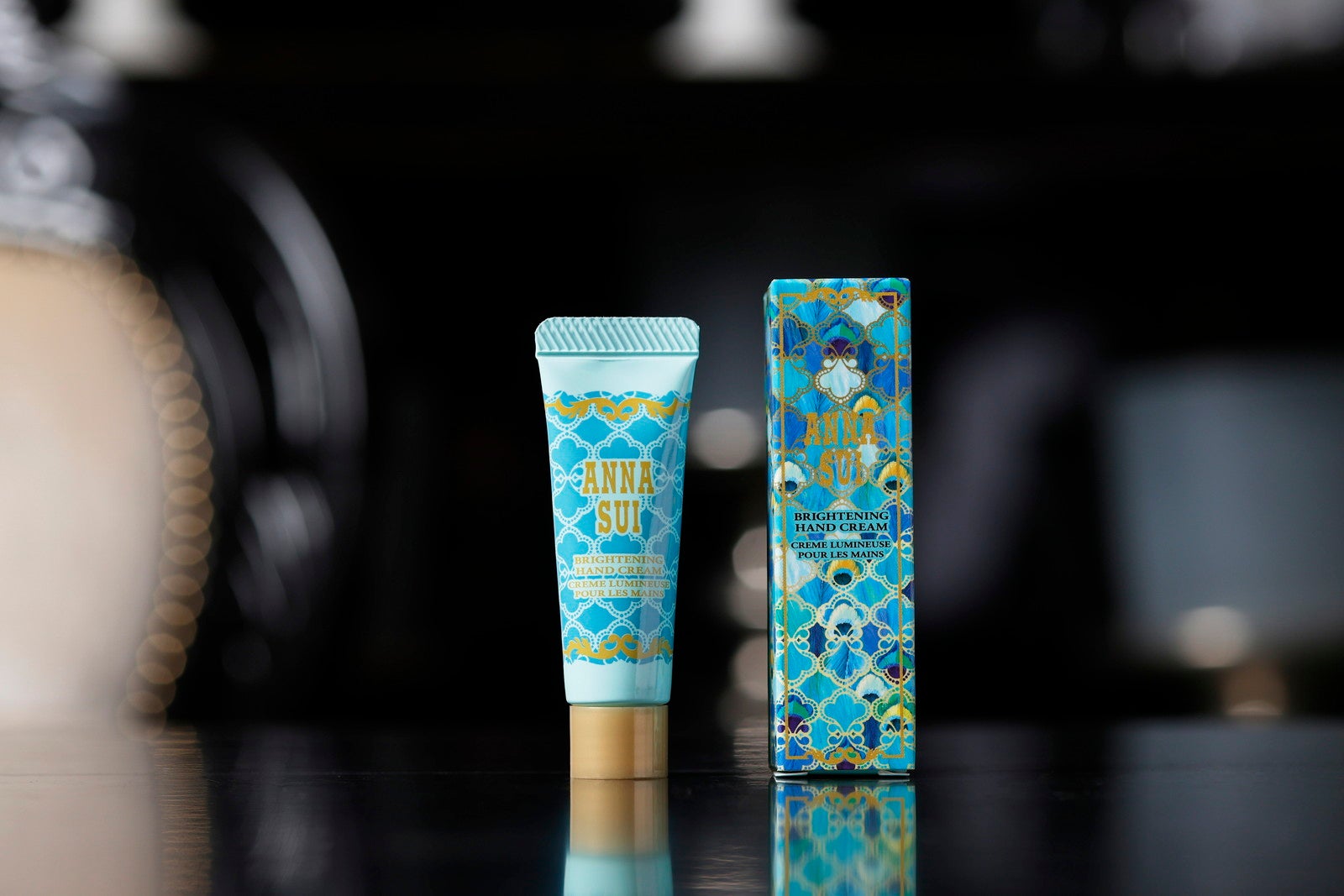 一部のプラン限定で、公式サイトより予約するとANNA SUIのブライトニング ハンド クリームの小型サンプルをプレゼント／提供画像