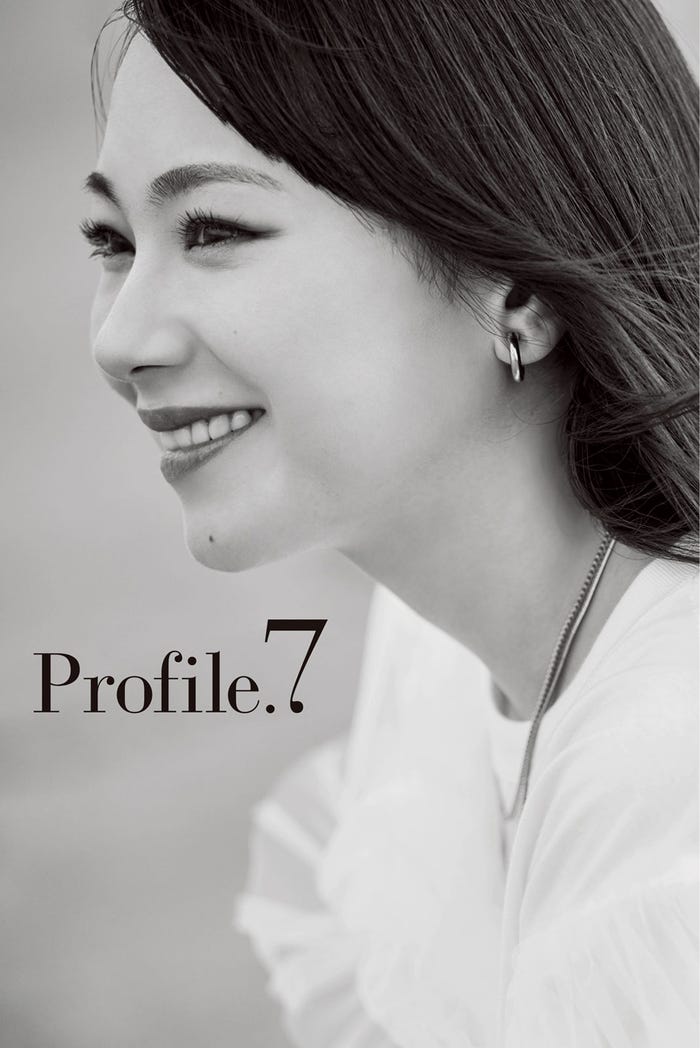 石田亜佑美 モーニング娘。ラスト写真集「Profile.7」特別限定版カバー/撮影:熊谷貫・西条彰仁/ワニブックス刊(C)モデルプレス
