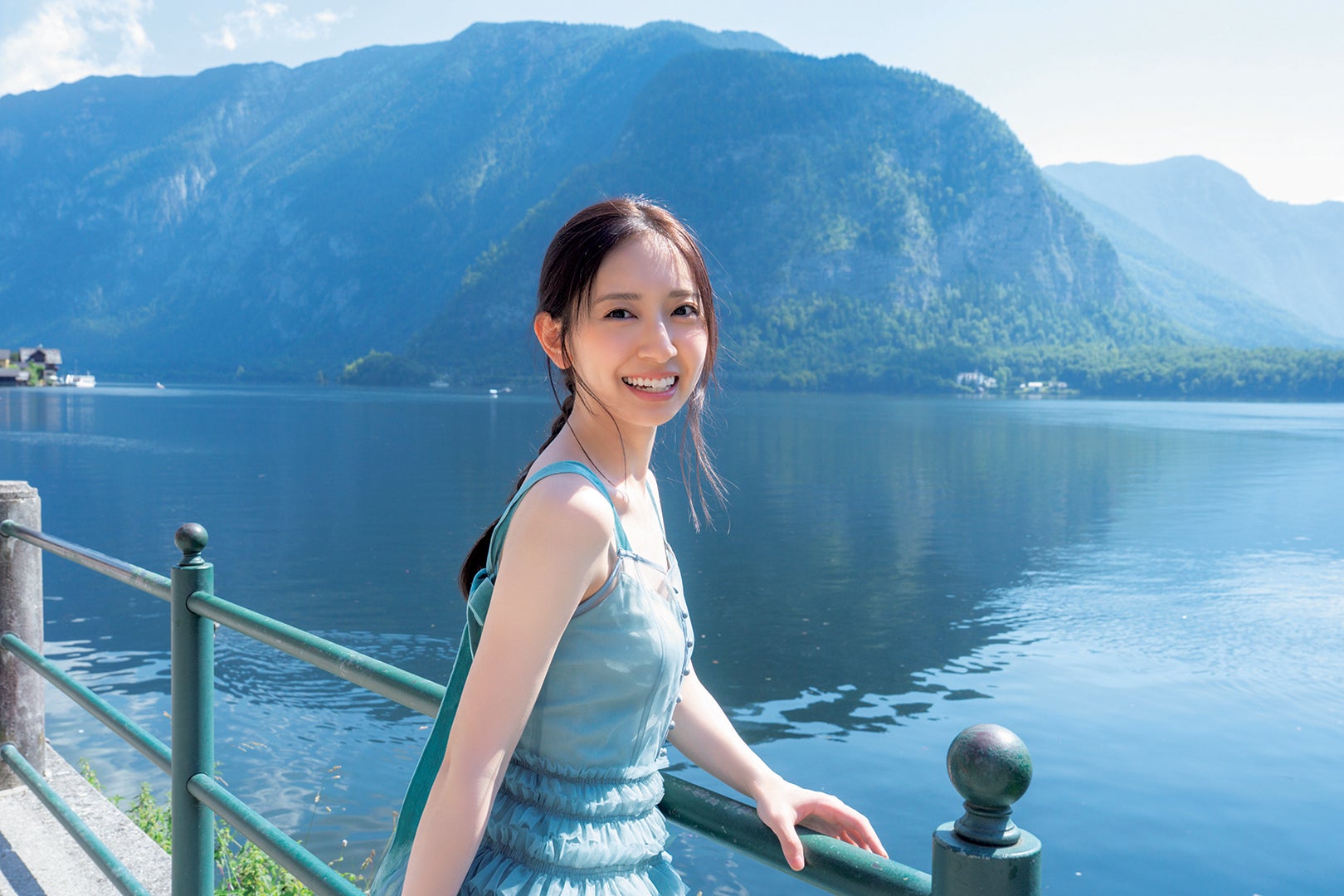 日向坂46金村美玖「アナ雪」モデルの地でプリンセスのような青ドレス姿 2nd写真集先行カット第14弾解禁【機微】