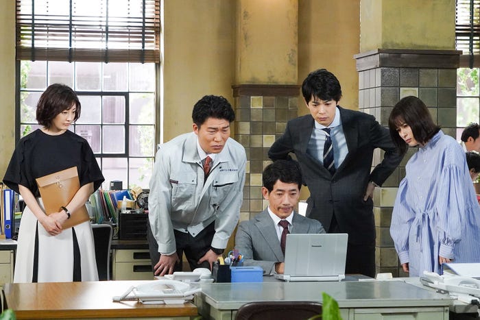 常盤貴子、高橋努、野間口徹、渡辺大知、芳根京子/「それってパクリじゃないですか?」第4話より(C)日本テレビ