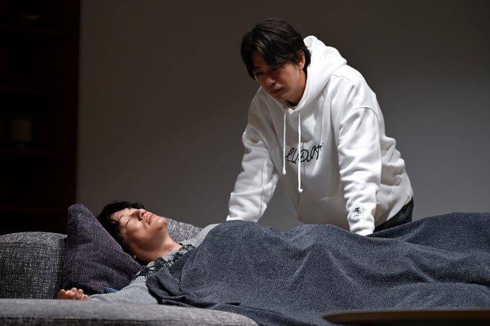 井浦新、三浦翔平「おっさんずラブ-リターンズ-」第4話(C)テレビ朝日