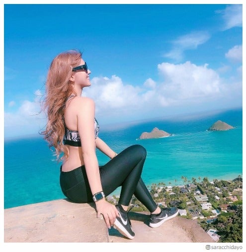 紗蘭、腹筋あらわな抜群美ボディに反響 “人生初”の場所を満喫