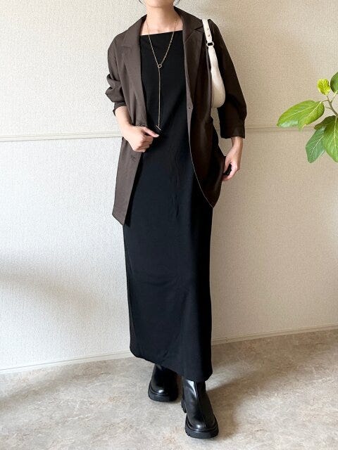 Style②ブラウンジャケットで叶える上品ワンピスタイル