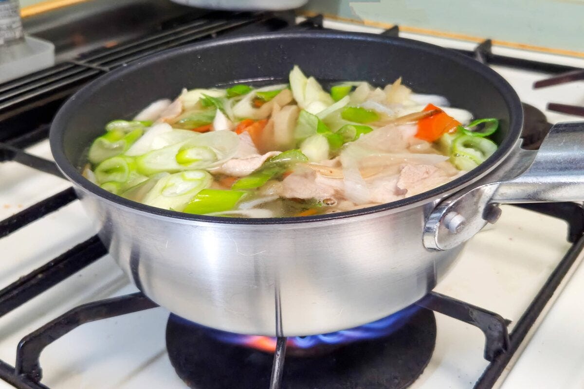 鍋としても使える　こびりつきにくいフライパン　深型