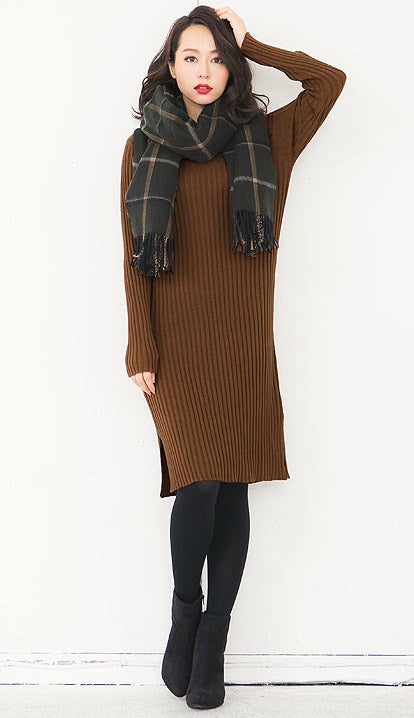 リブ編みIライン長袖ミドルゲージニットワンピ―ス「神戸レタス」2990円（税込）／画像提供：神戸レタス