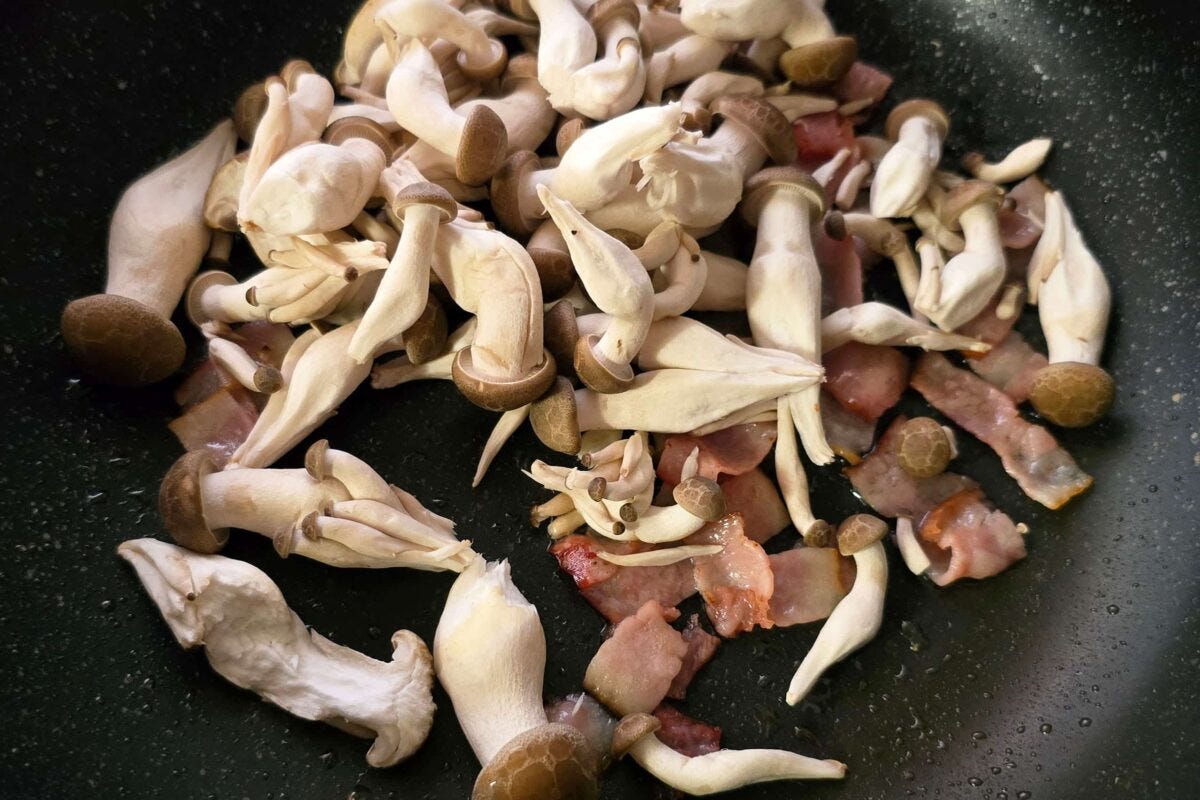 キノコ香るクリームパスタ・しめじ