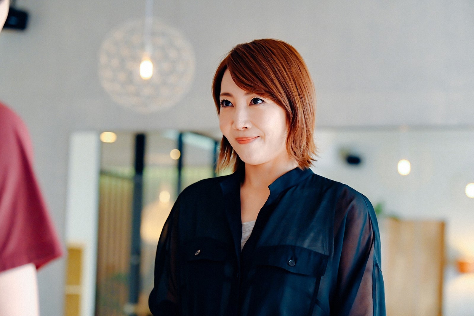 柚希礼音／「持続可能な恋ですか？～父と娘の結婚行進曲～」第4話より（C）TBS