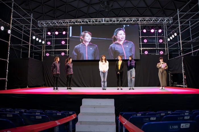 トークショーの模様 (画像提供:所属事務所)