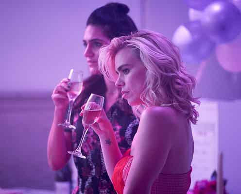 太田莉菜・LiLiCoら、“辛辣&赤裸々ストーリー”海外ドラマを賞賛「ハッピーの押し売りと逆の発想」<超サイテーなスージーの日常>