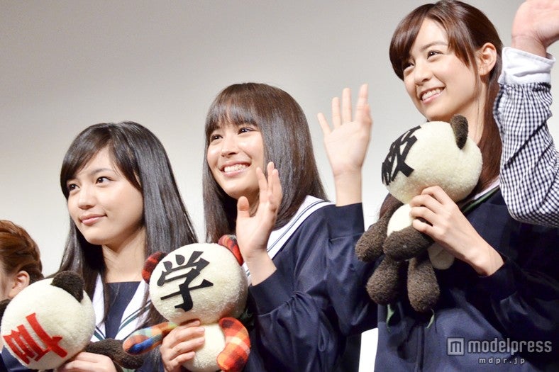 左から川口春奈、広瀬アリス、山本美月