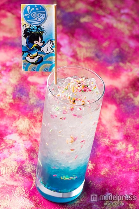“ディズニー夏祭り”スペシャルノンアルコールカクテル1140円(C)Disney