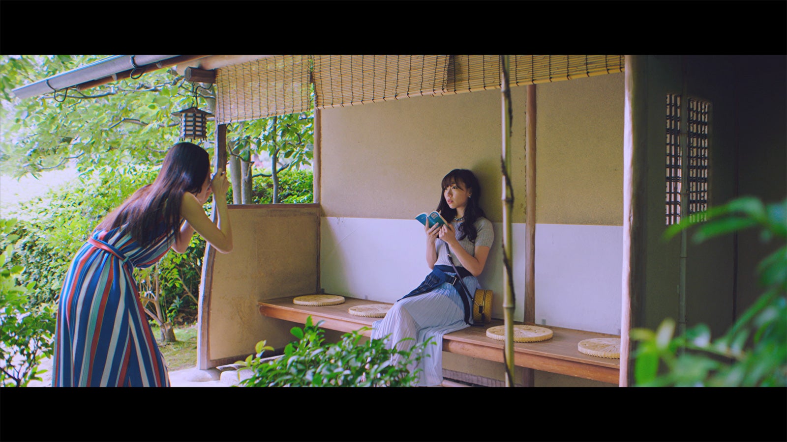 AKB48「センチメンタルトレイン」MVより（C）AKS／キングレコード