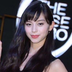 中条あやみ 美背中あらわなsexyドレスで妖艶オーラ モデルプレス